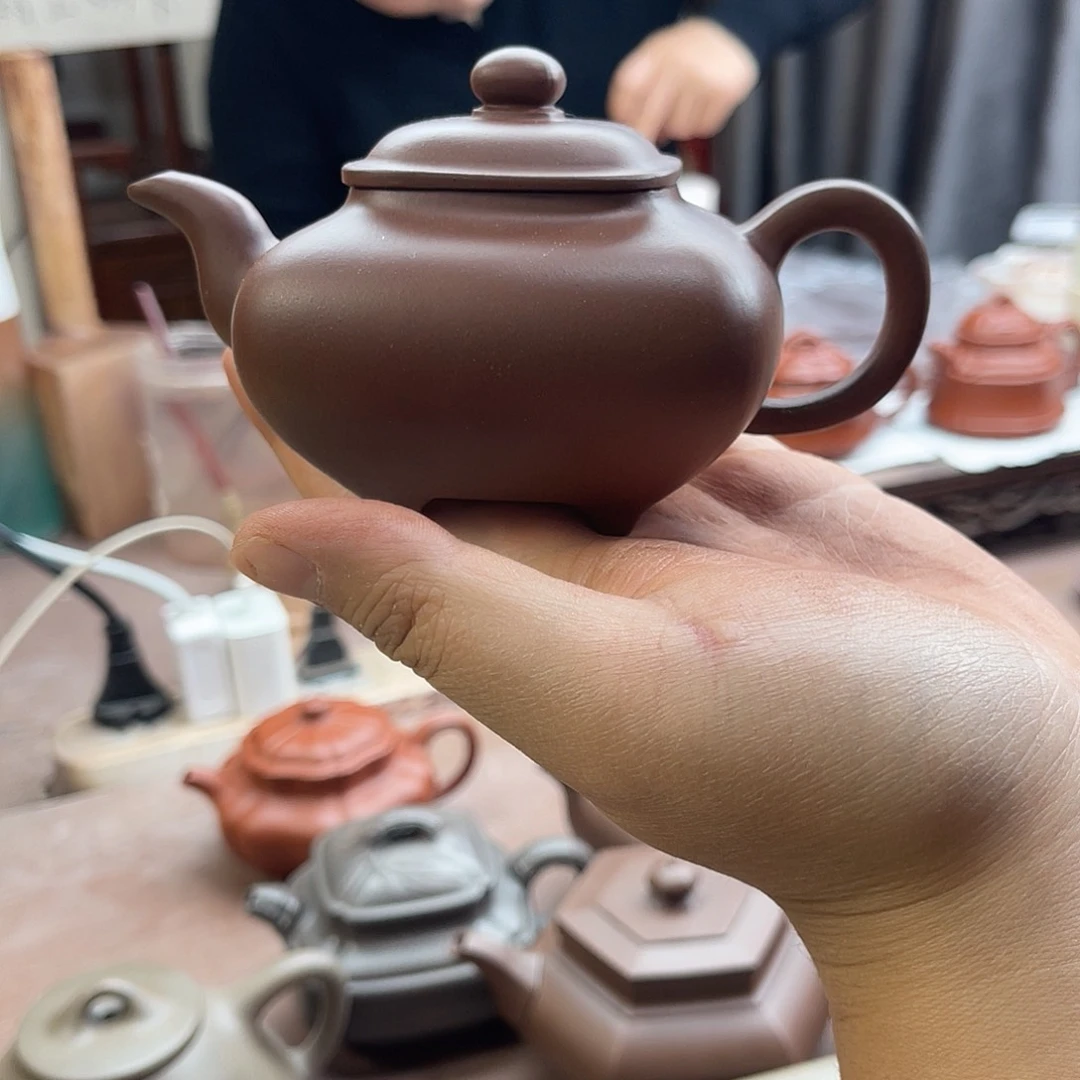 紫砂茶壶汉**哥传炉一个