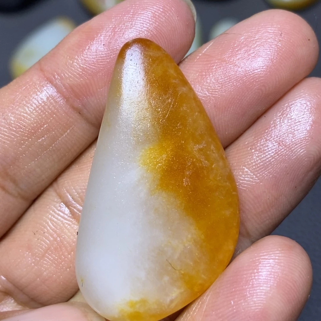 未镶嵌和田玉（糖玉）挂件