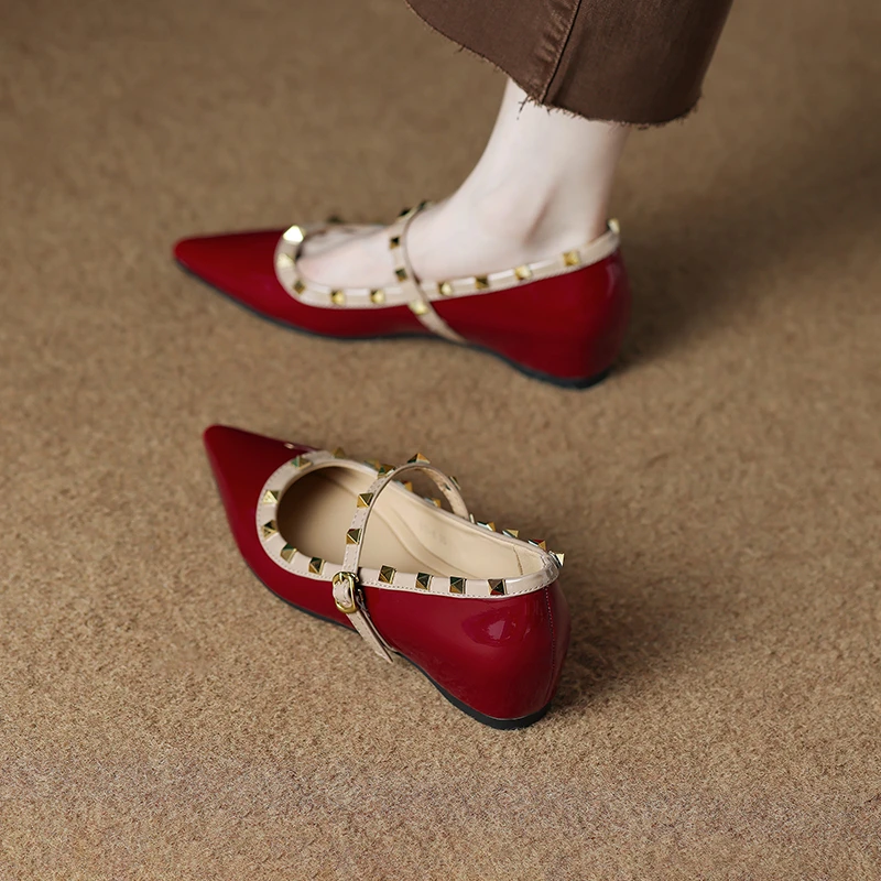 小个子内单鞋女2025秋季气质铆钉尖头玛丽珍外穿浅口漆皮船鞋时尚