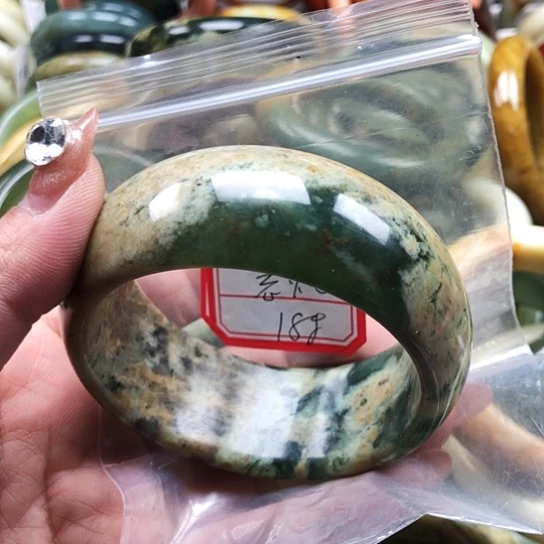 蛇纹石玉手镯未镶嵌忘****.