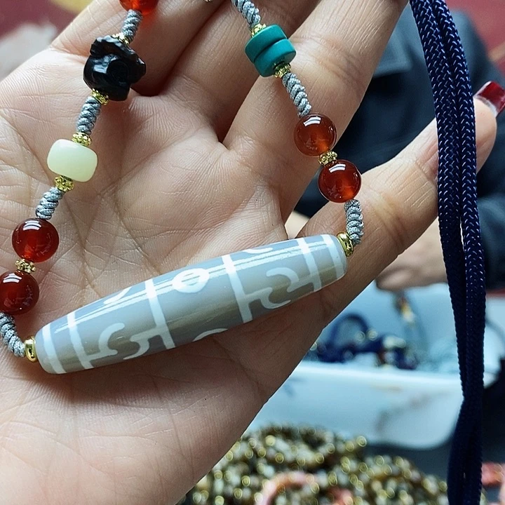 玛瑙/玉髓颈饰合金