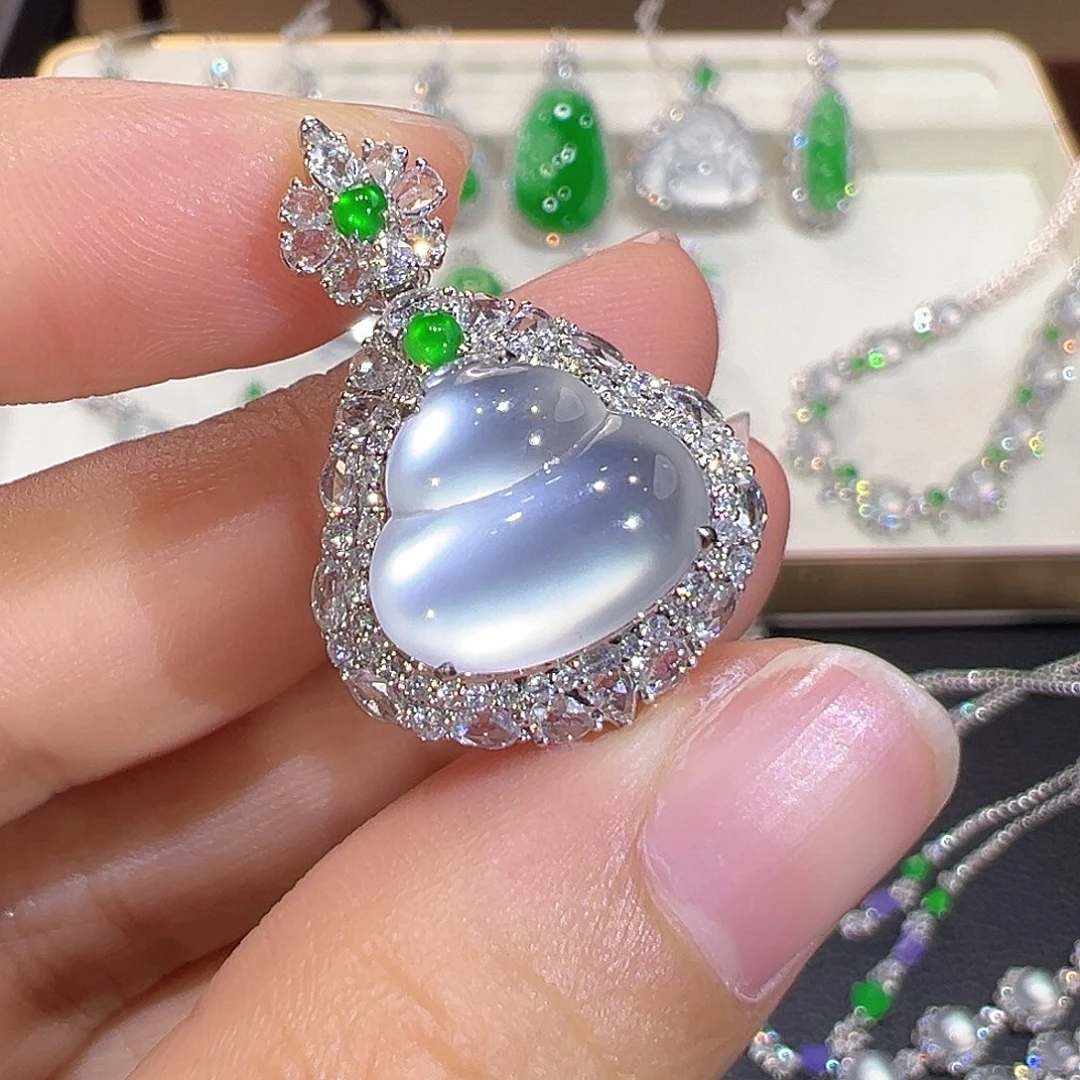 翡翠18K金镶嵌戒指