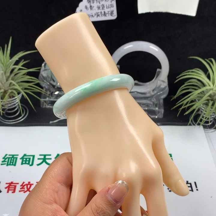 翡翠未镶嵌手镯25