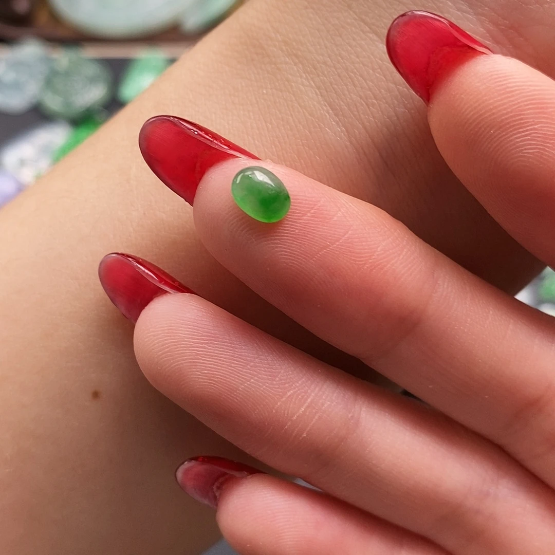 翡翠未镶嵌颈饰蛋面