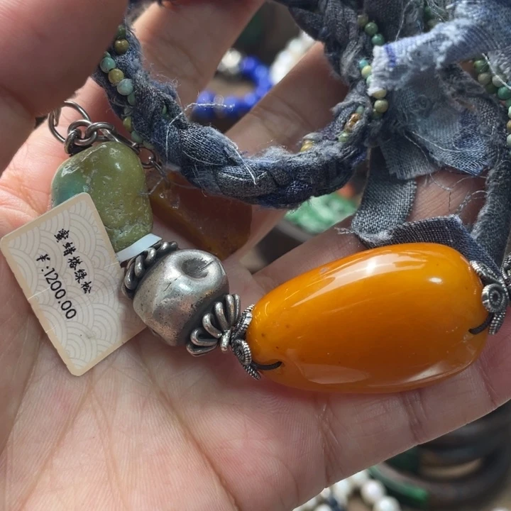 琥珀未镶嵌颈饰琥珀搭配