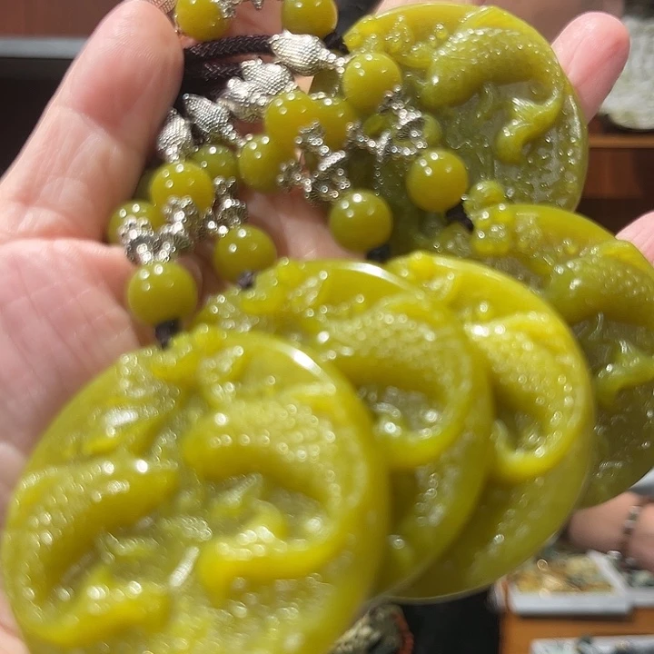 未镶嵌岫玉毛衣链