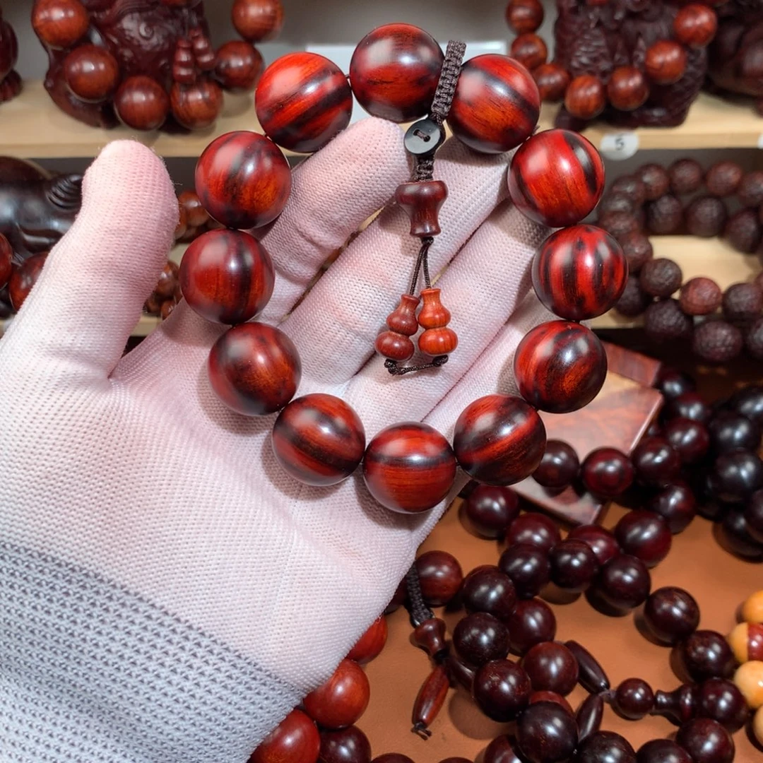 染料紫檀（血檀）2.0顶泥鸡血红火焰纹黑漂红