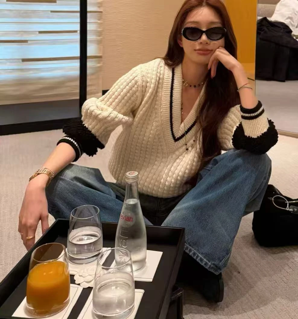 99新 Chanel/香奈儿 25N滑雪系列V领针织毛衣34码