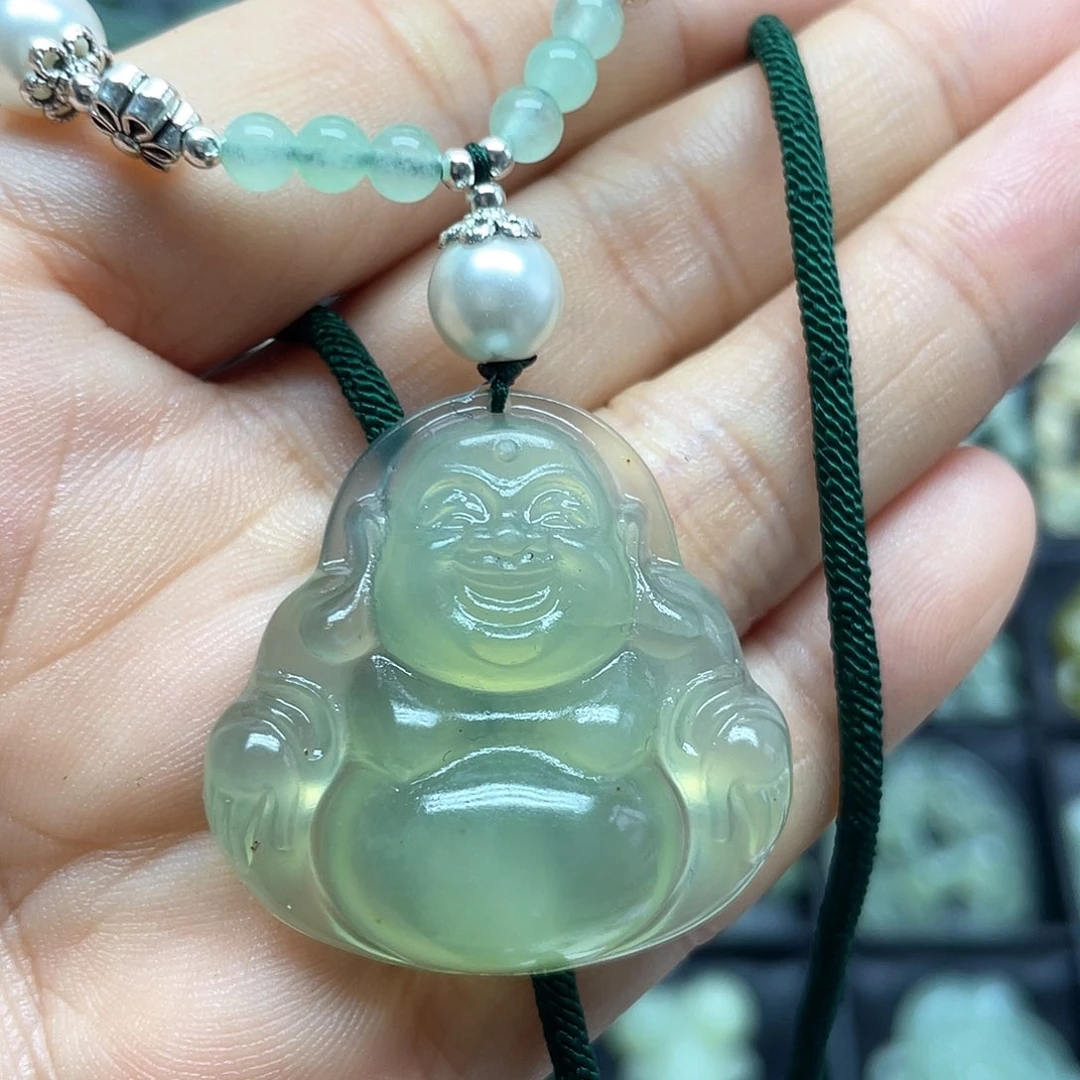 蛇纹石玉未镶嵌颈饰