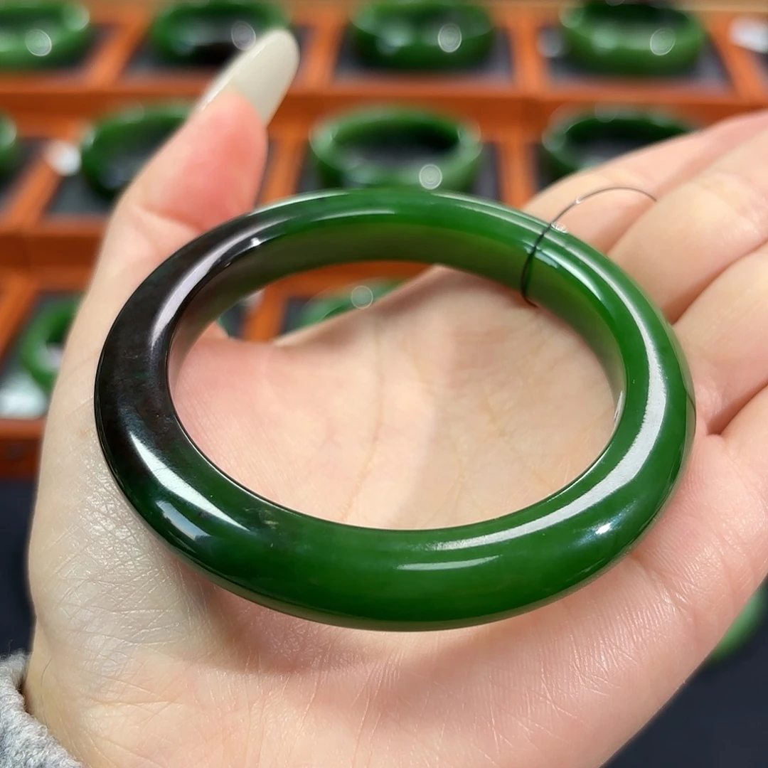 和田玉（碧玉）未镶嵌手镯一口聚红皮辣绿/满色