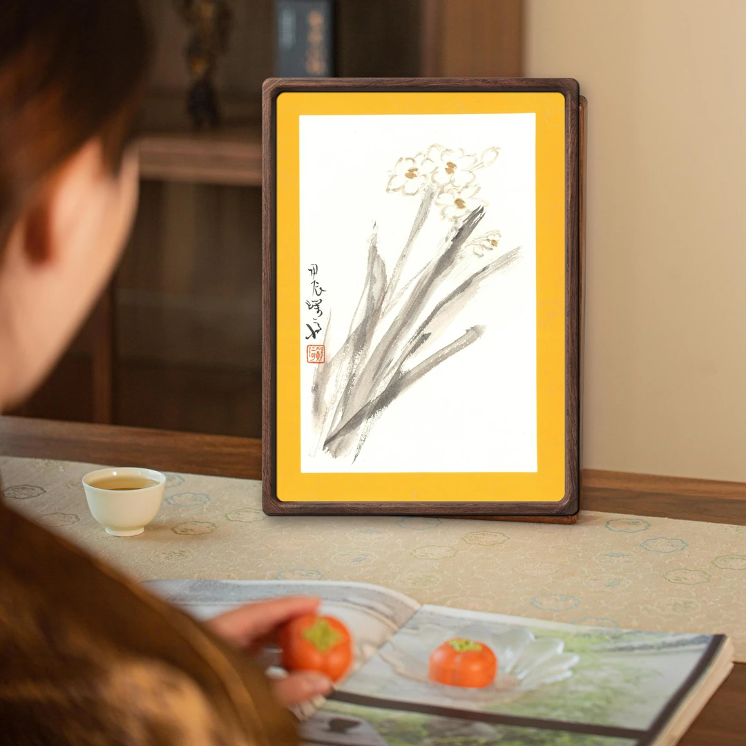 郑珂国画水仙春语清如许29.7x21cm手绘宣纸榫卯进口檀香木框礼盒