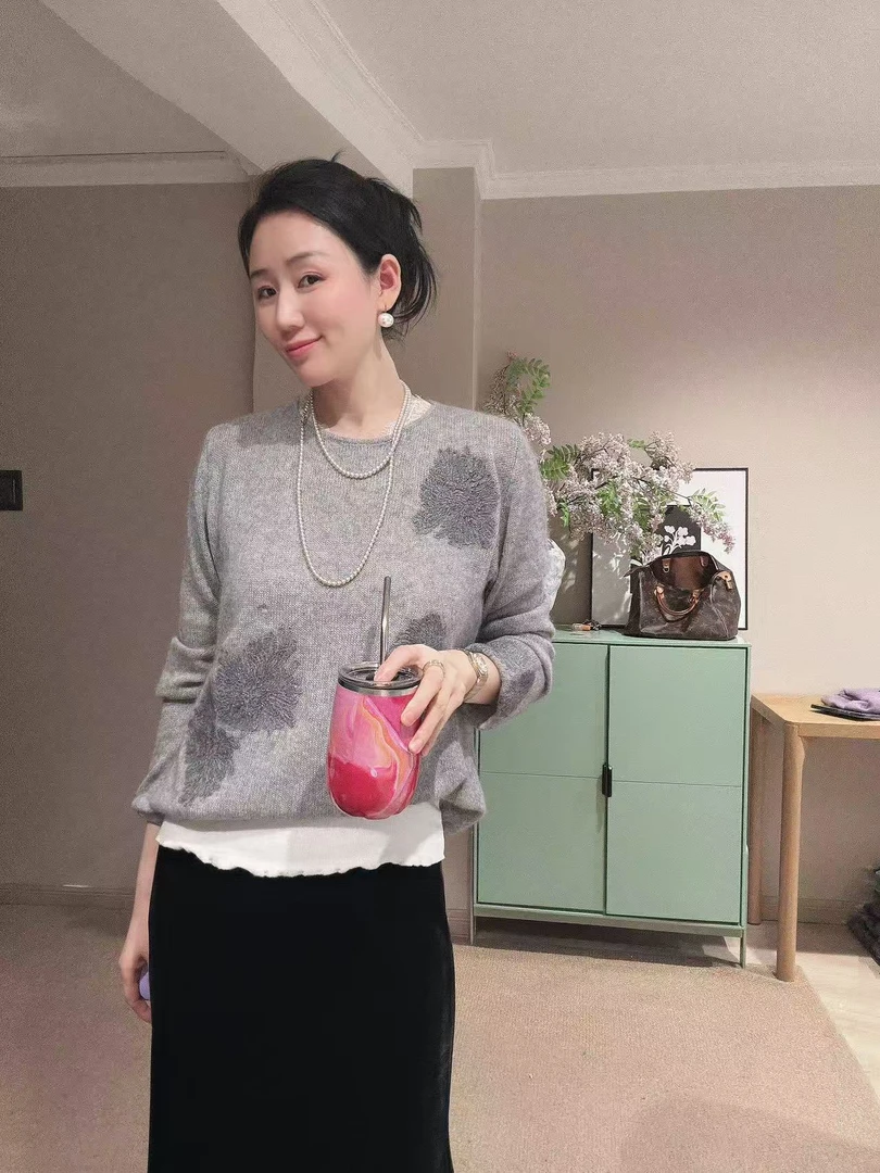 毛衣绣套头针织衫女
