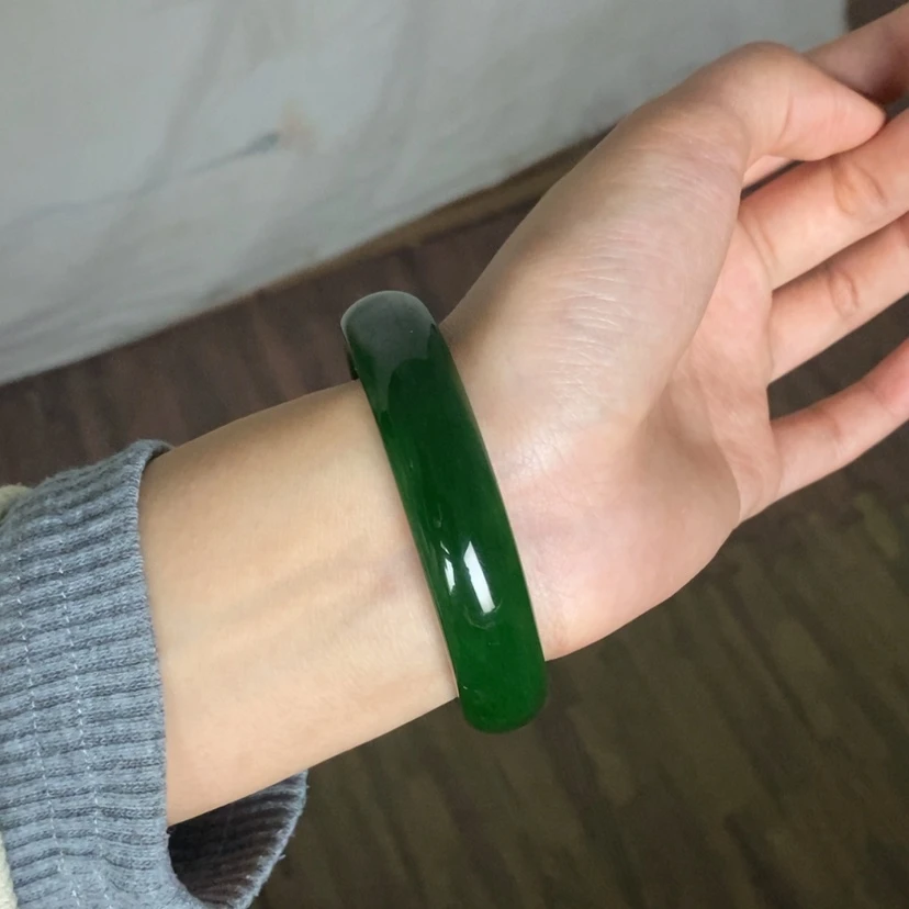 【闪购商品】未镶嵌手镯和田玉（碧玉）