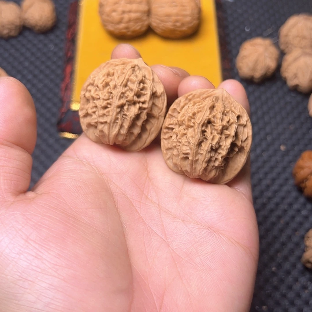 文玩核桃吊坠老款狮子头