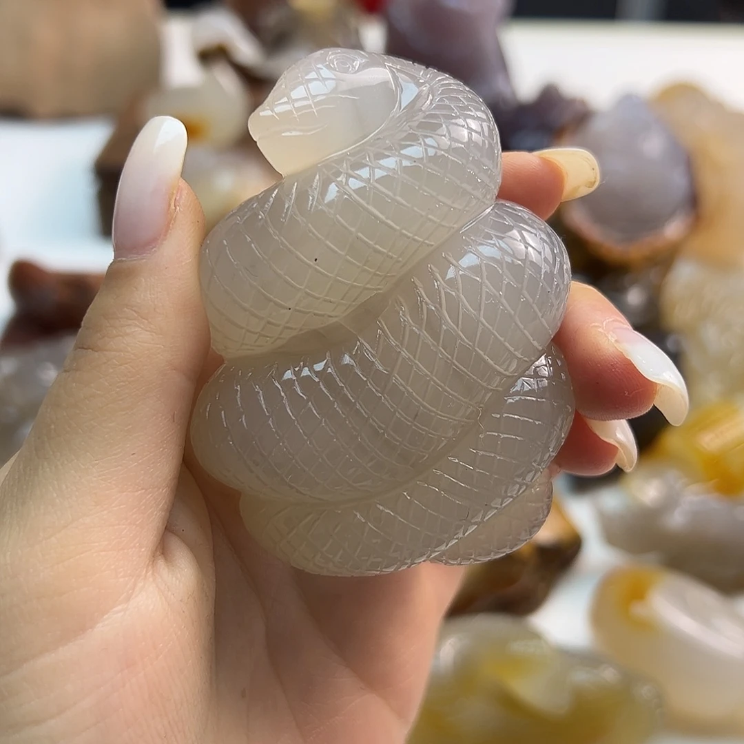 俞***漱玛瑙/玉髓未镶嵌颈饰