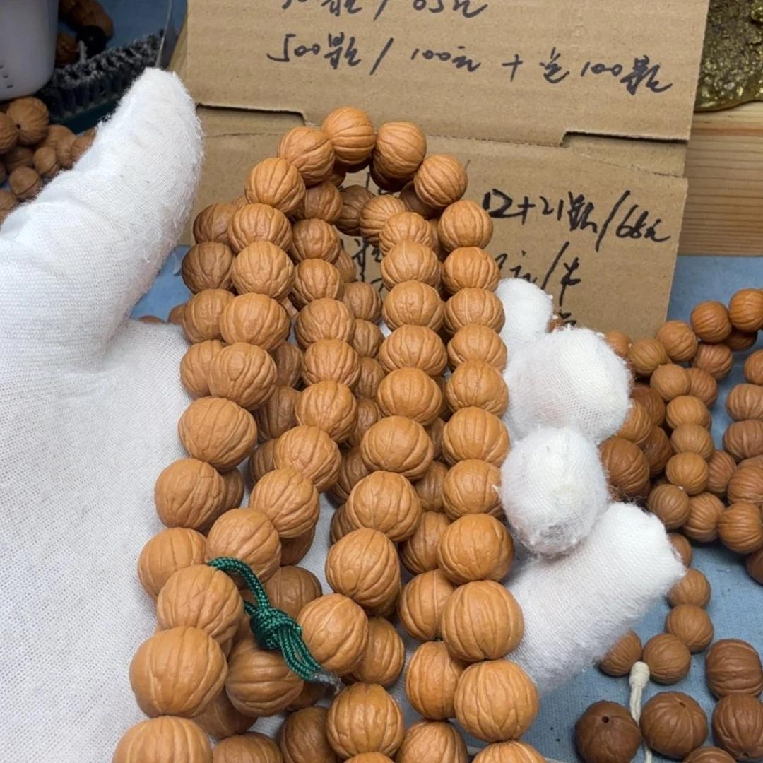 羽***月手串/手链核桃小馒头脖挂108颗一条，加送一个三通