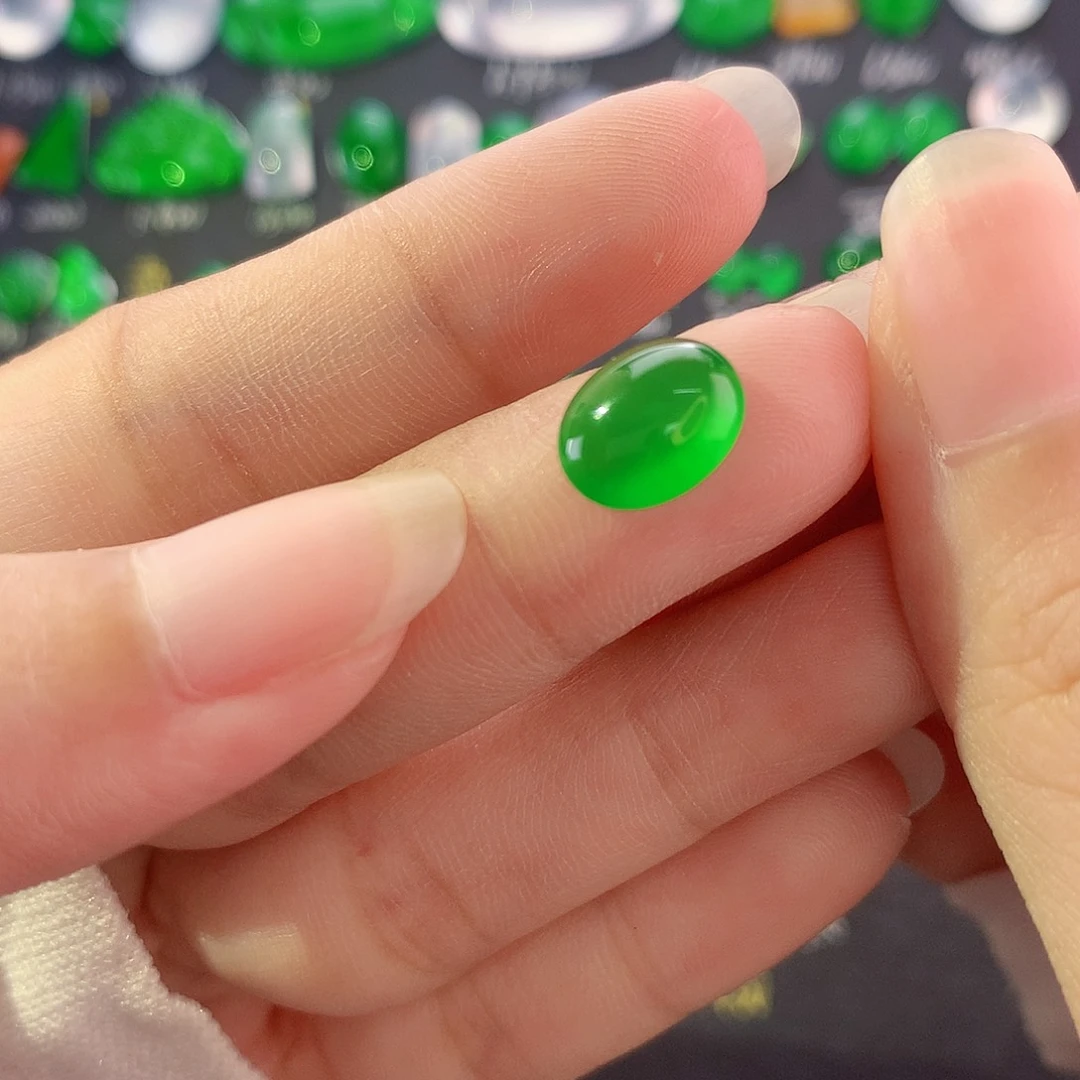 【闪购商品】翡翠未镶嵌颈饰绿蛋