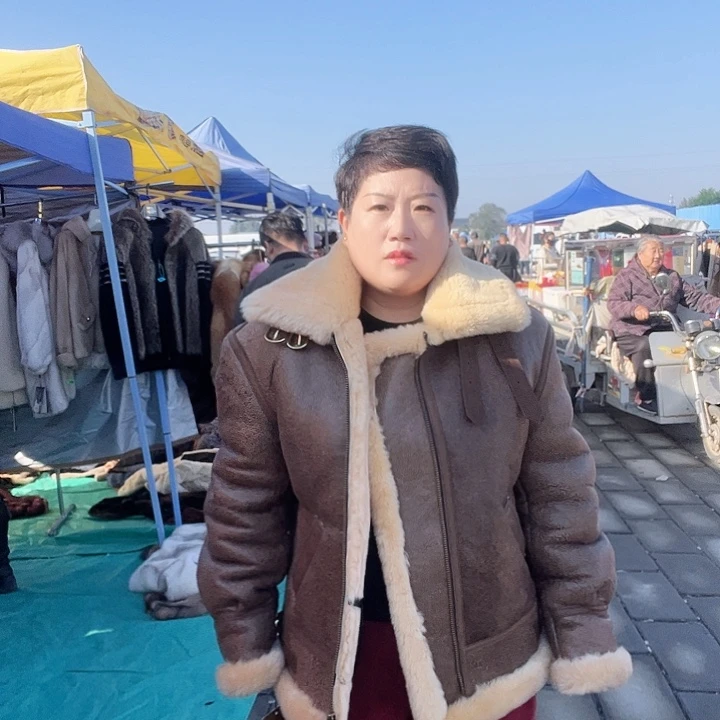 雪**燕150斤穿皮毛一体男款