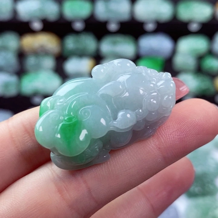 翡翠颈饰未镶嵌天然