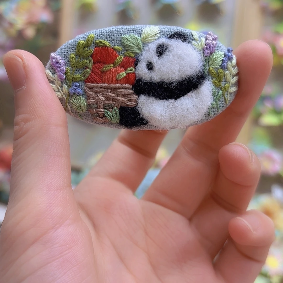 编织品纯手工刺绣熊猫