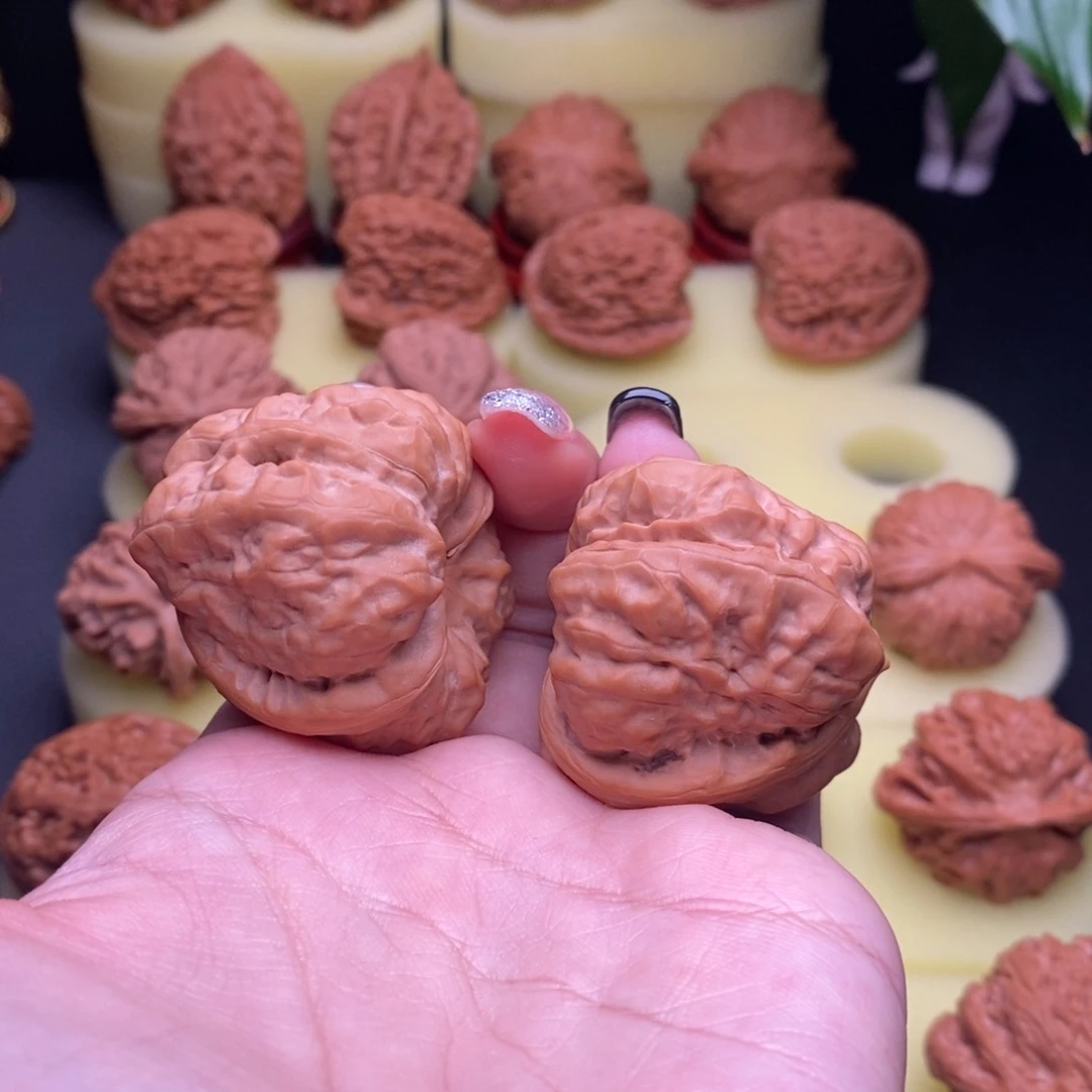 把件文玩核桃金**一小四开背掐腰蹬腿39尺