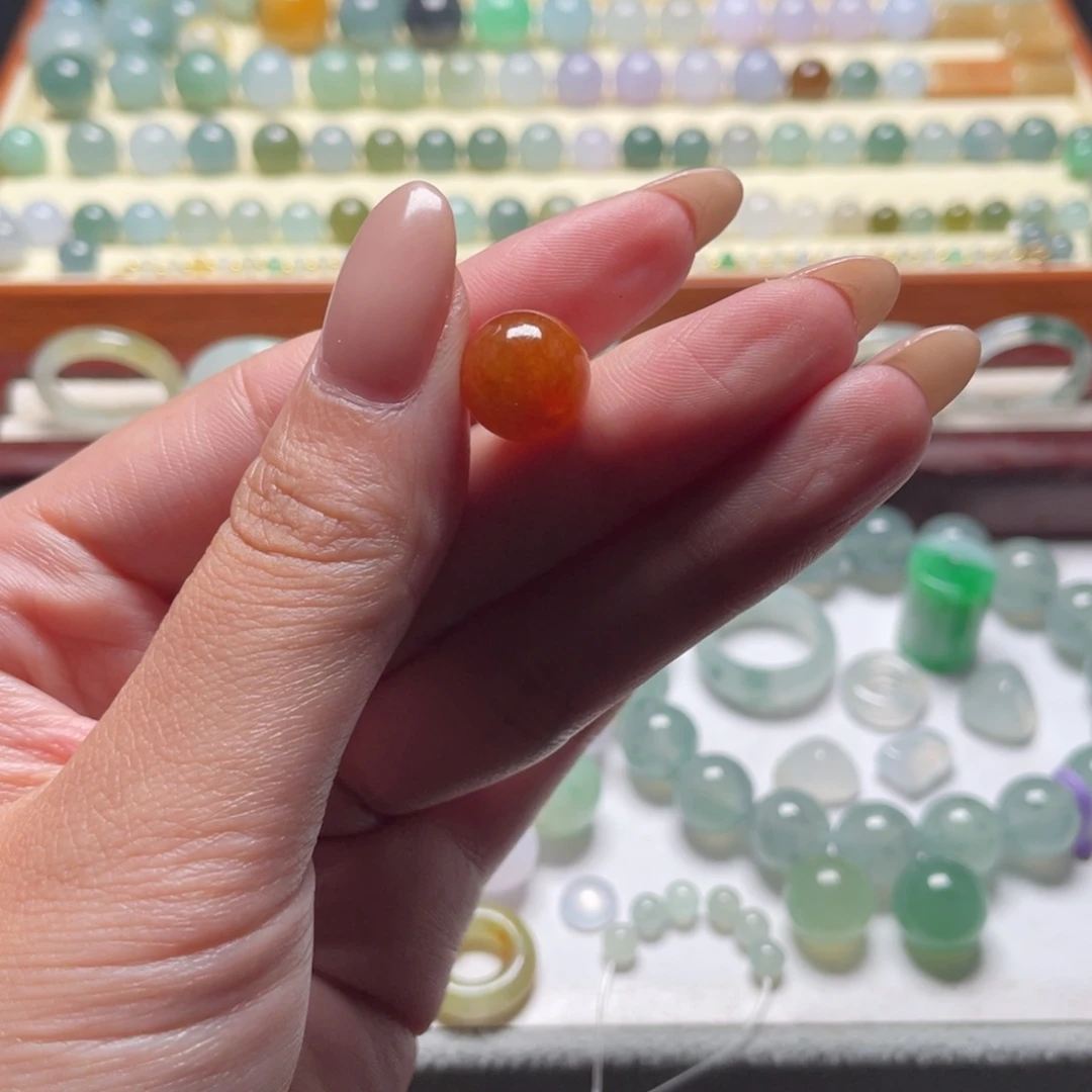 出***呀翡翠散珠天然翡翠缅料a货 11+