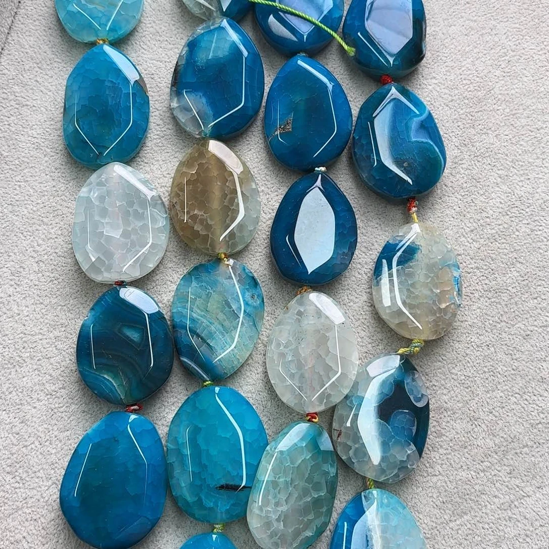 玛瑙/玉髓未镶嵌珠宝半成品29×39蓝龙纹原片切一条