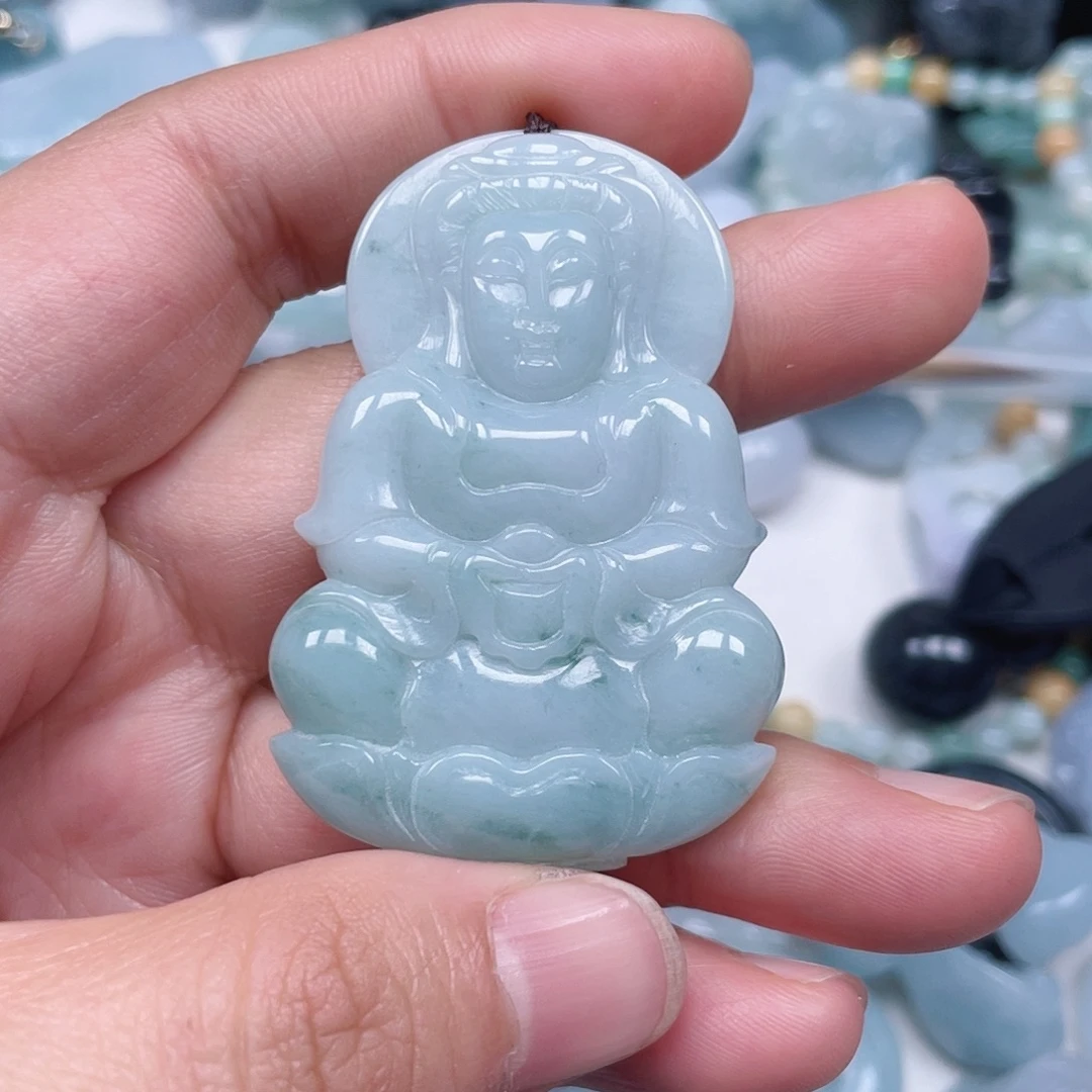 翡翠未镶嵌颈饰观音菩萨
