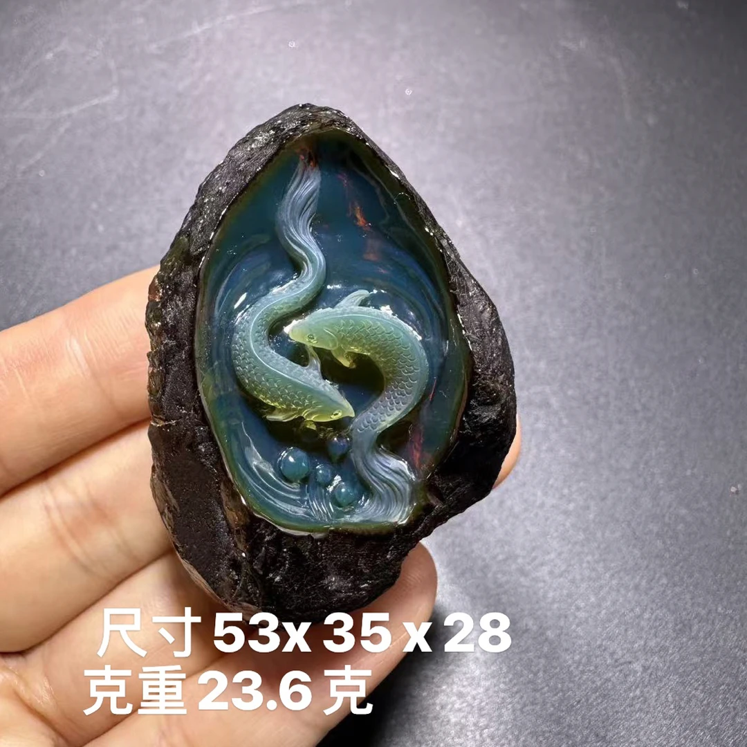 缅甸天然琥珀蓝血玻璃体雕刻年年有鱼吊坠