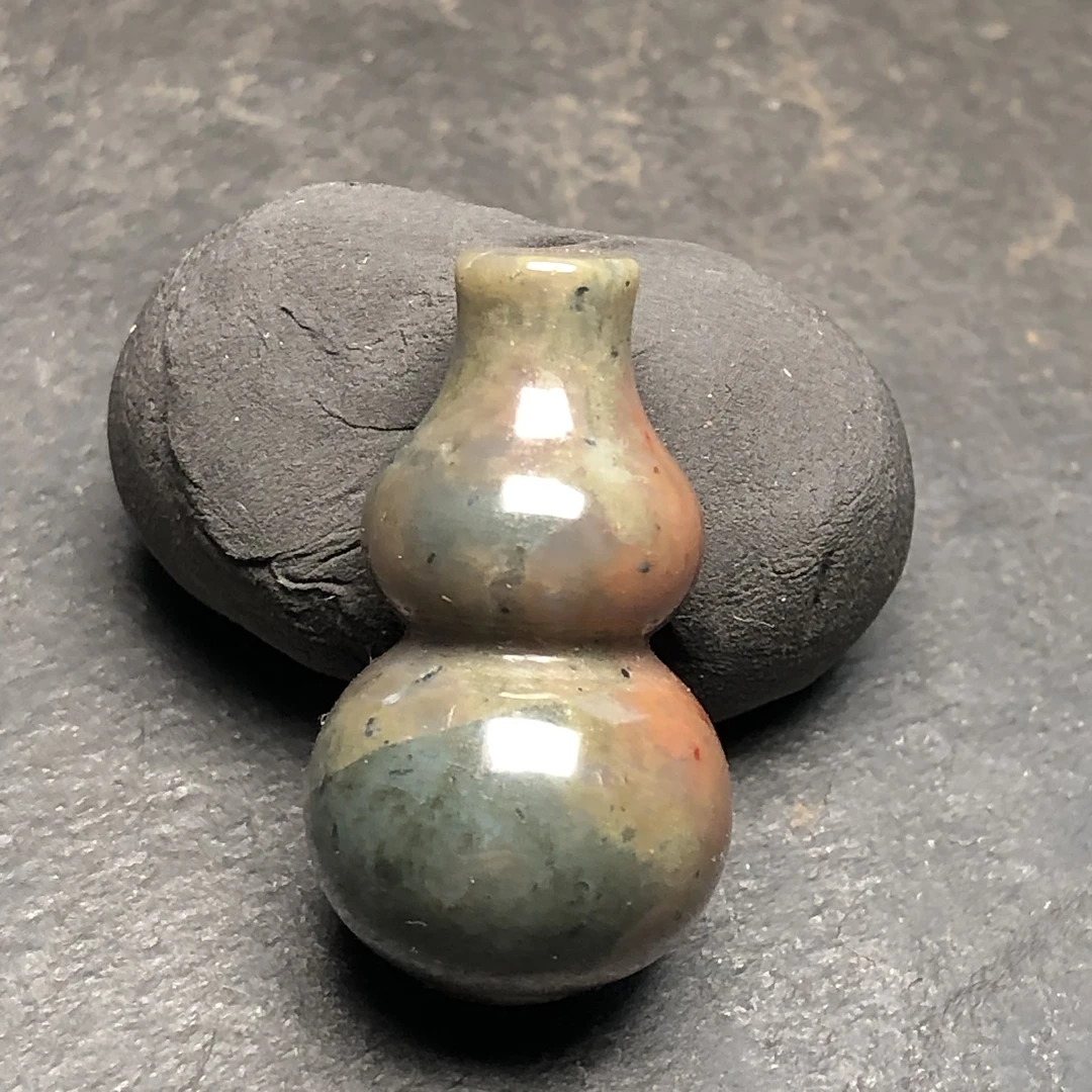 原矿川料南红玛瑙纯手工打磨尺寸29.4x17x13.5毫米