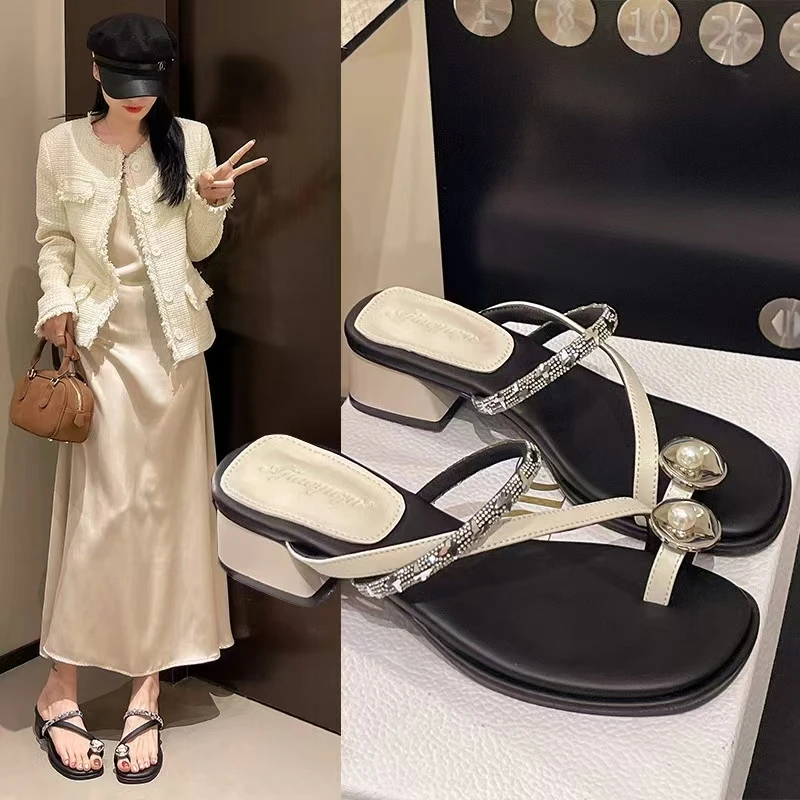 1801夏季2025绝美水钻粗跟小香风罗马凉鞋