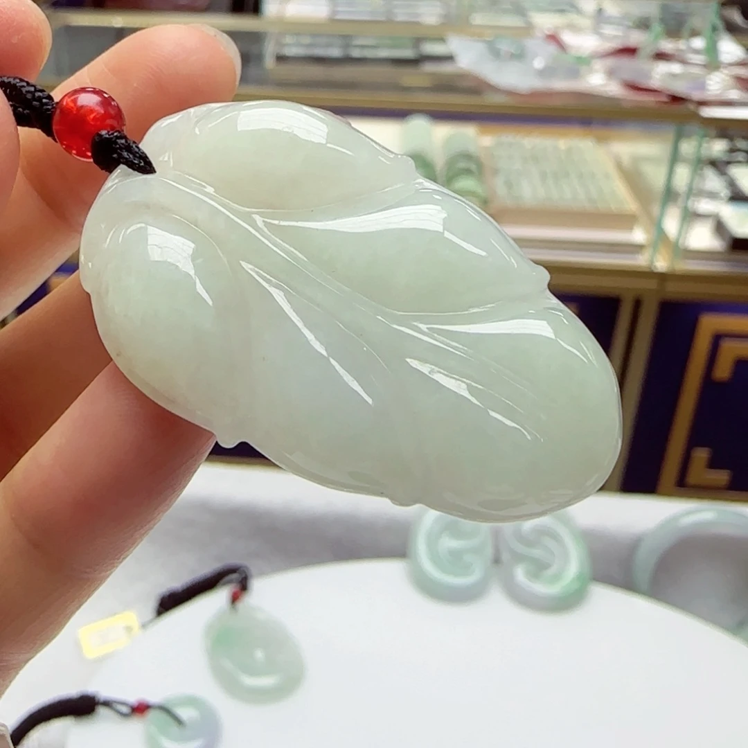 颈饰未镶嵌翡翠叶子