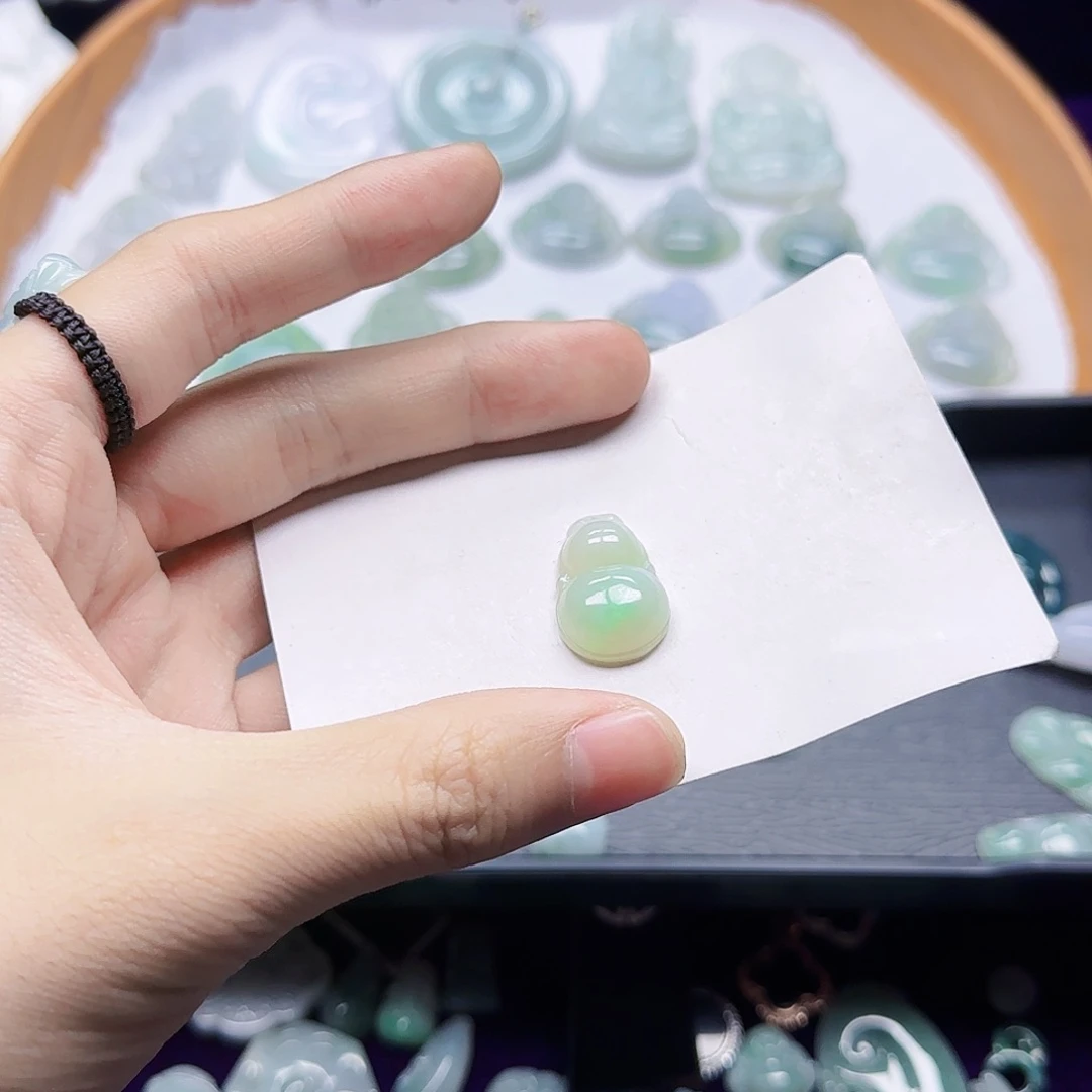 翡翠未镶嵌颈饰fc