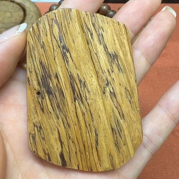 大叶紫檀（黑酸枝木类）