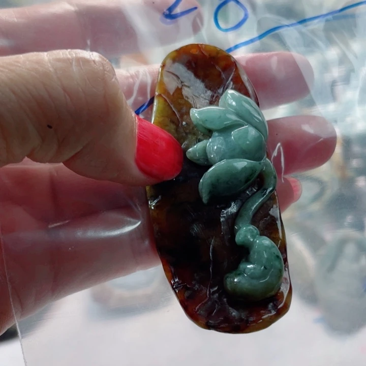 翡翠未镶嵌颈饰成品