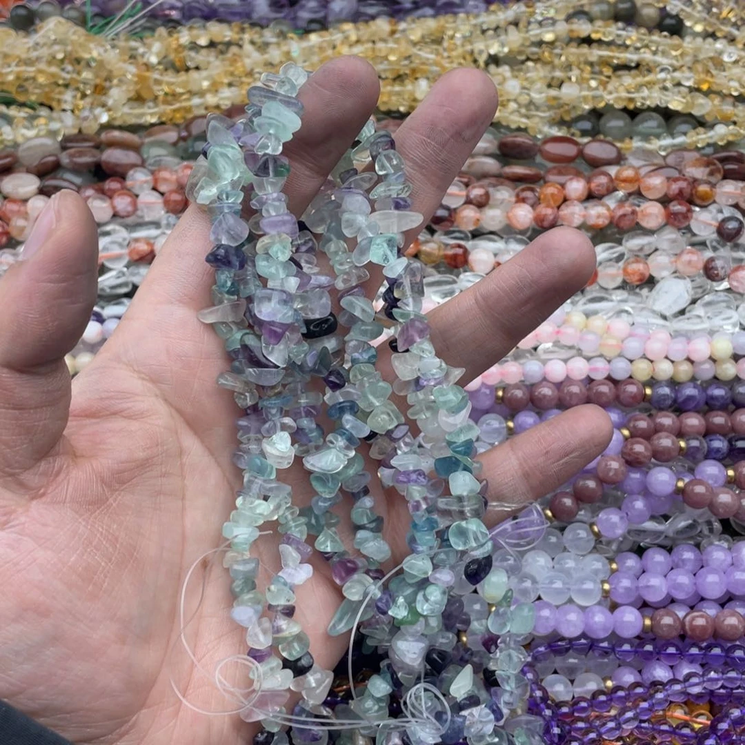 玛瑙/玉髓珠宝半成品未镶嵌一条装彩莹碎石随行