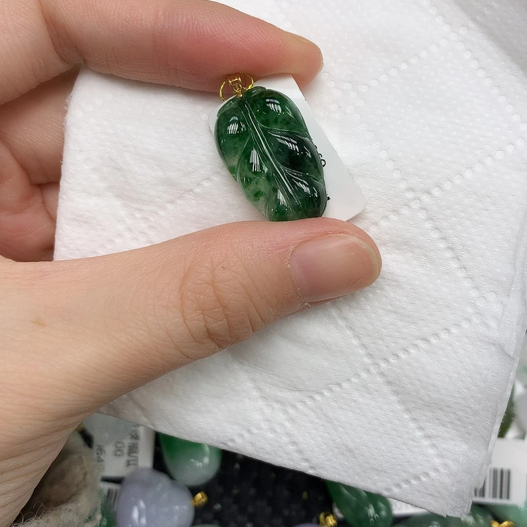 翡翠18K金镶嵌颈饰12345678889