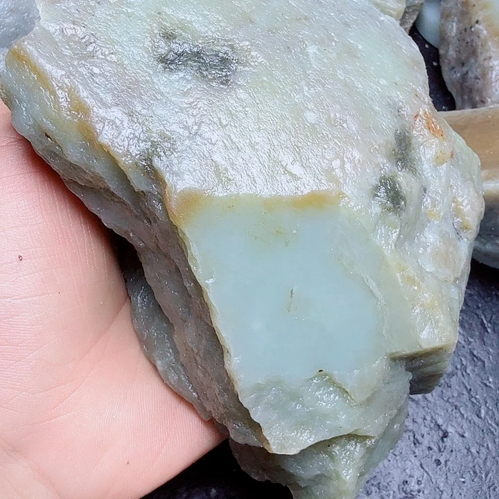 未镶嵌和田玉（糖玉）珠宝奇石