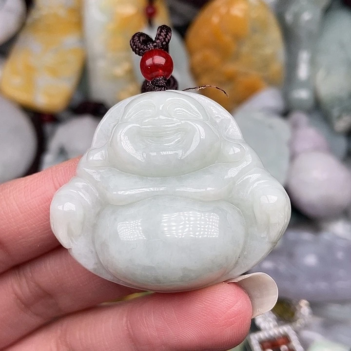 颈饰未镶嵌翡翠奶***?翡翠