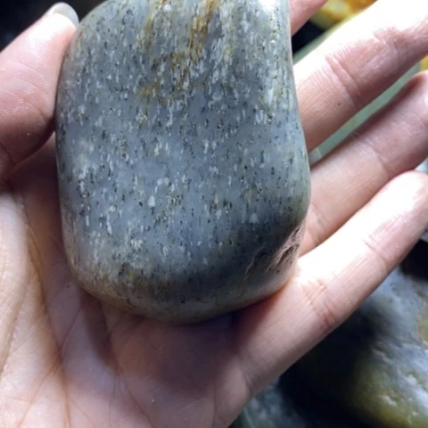 未镶嵌和田玉（糖玉）挂件独***?