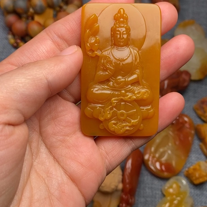 石英质玉（黄龙玉）合金颈饰