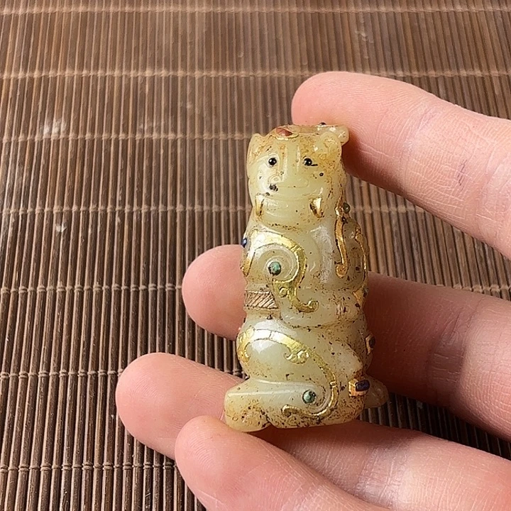 自***生和田玉未镶嵌挂件