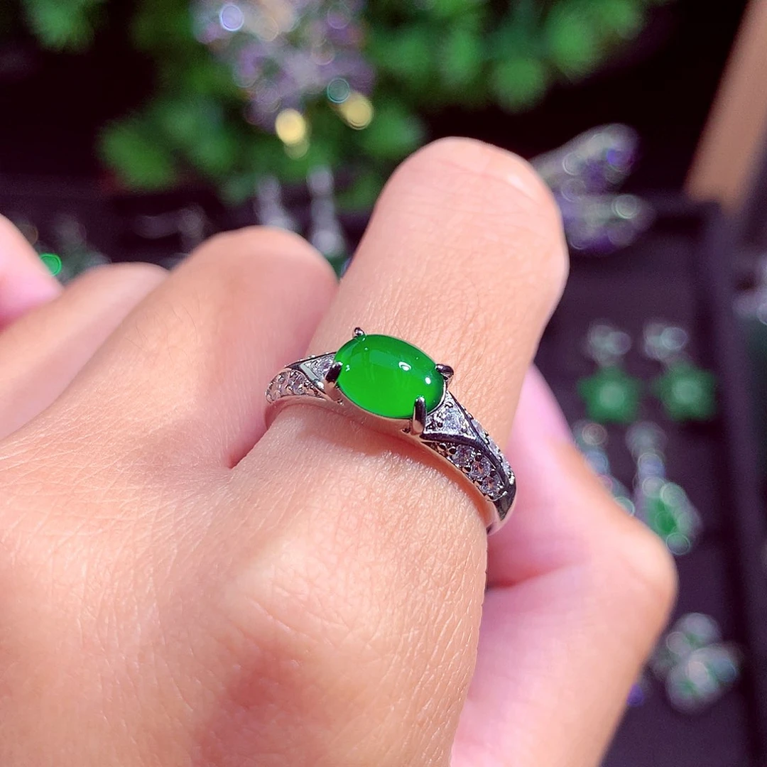 颈饰未镶嵌翡翠天然