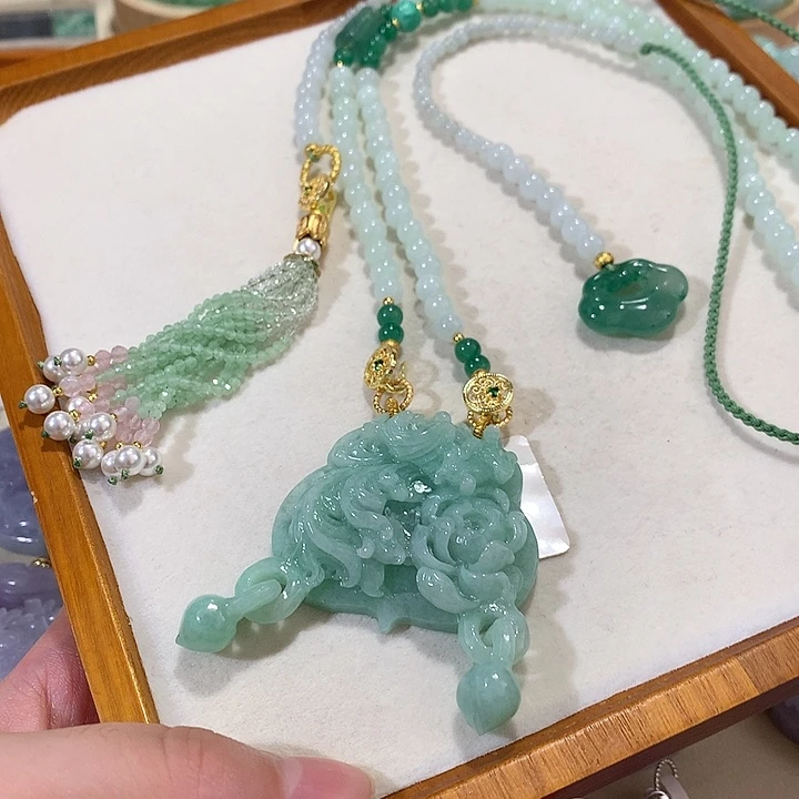 翡翠未镶嵌颈饰翡翠吊坠