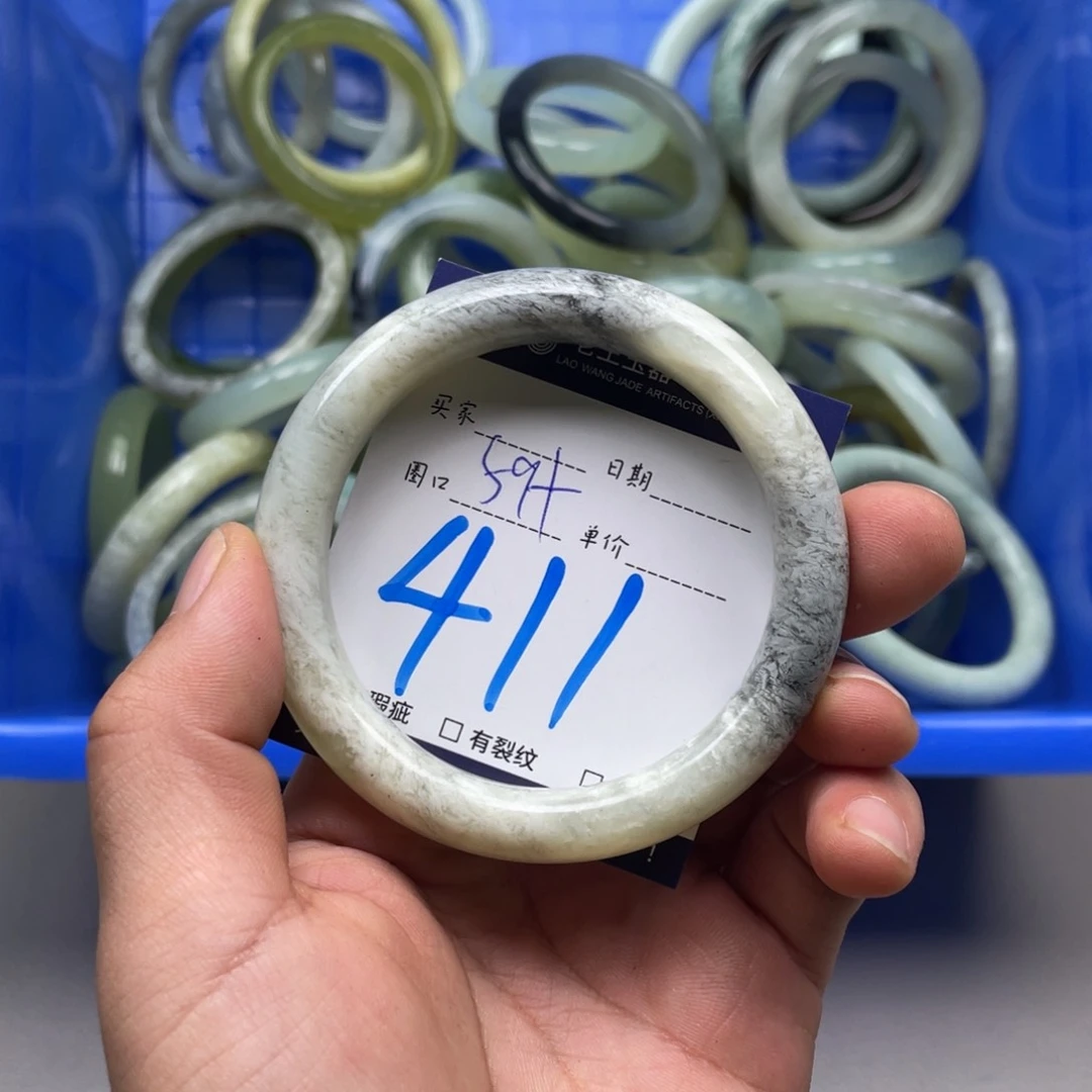 岫玉手镯手镯未镶嵌