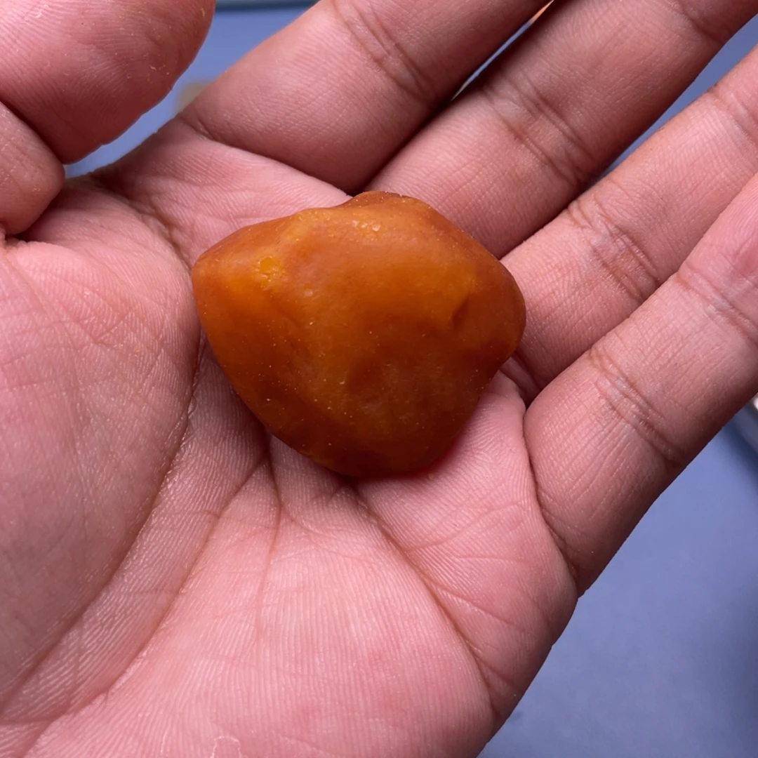 吉****定制琥珀未镶嵌蜜蜡定制