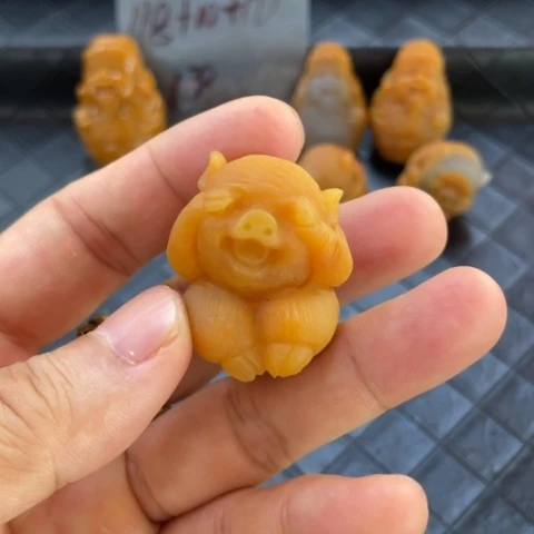 【闪购商品】石英质玉（黄龙玉）未镶嵌颈饰用*
