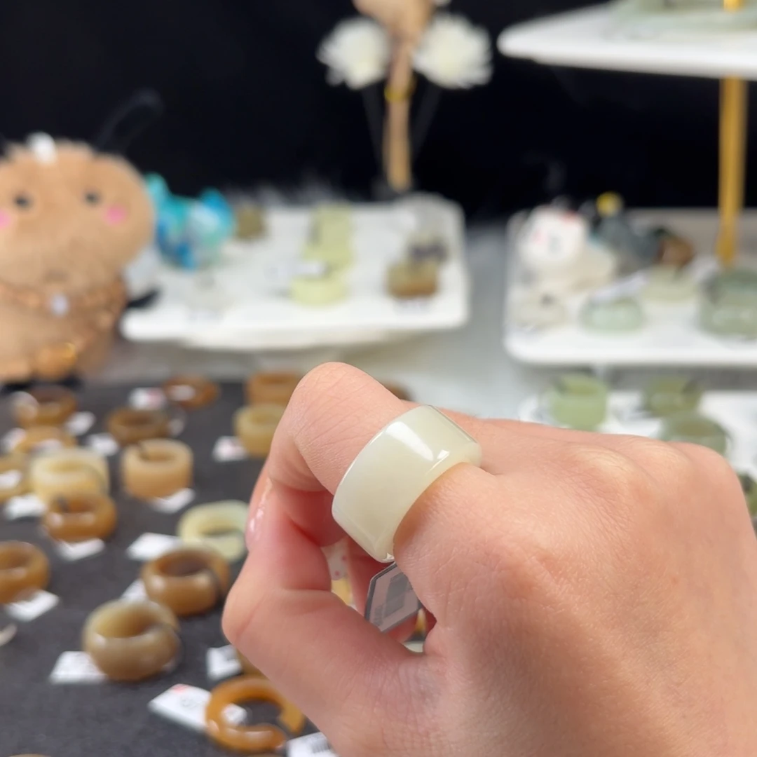 和田玉未镶嵌戒指O72蜂蜜水直切16.6