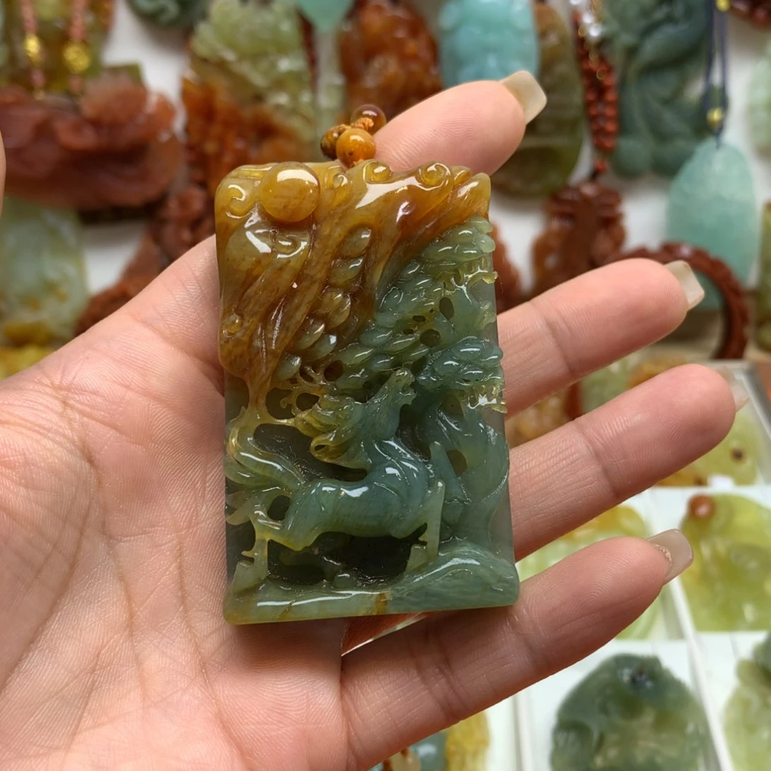 蛇纹石玉颈饰未镶嵌阿****?