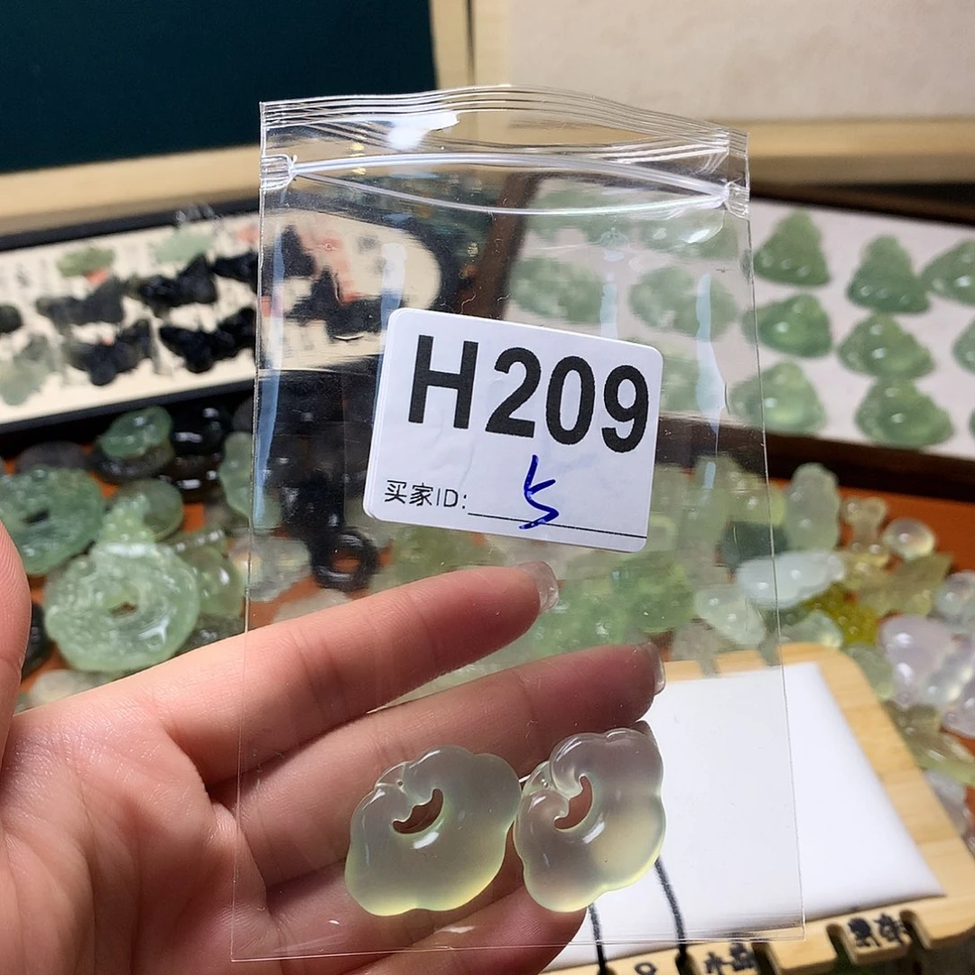 蛇纹石玉合金颈饰莓**恼